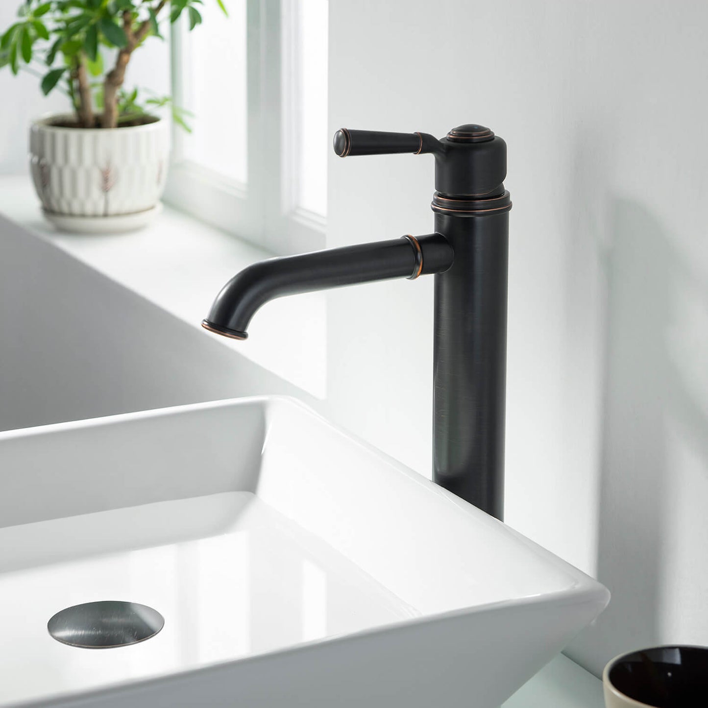 Victoria Single hole vessel faucet AT150013