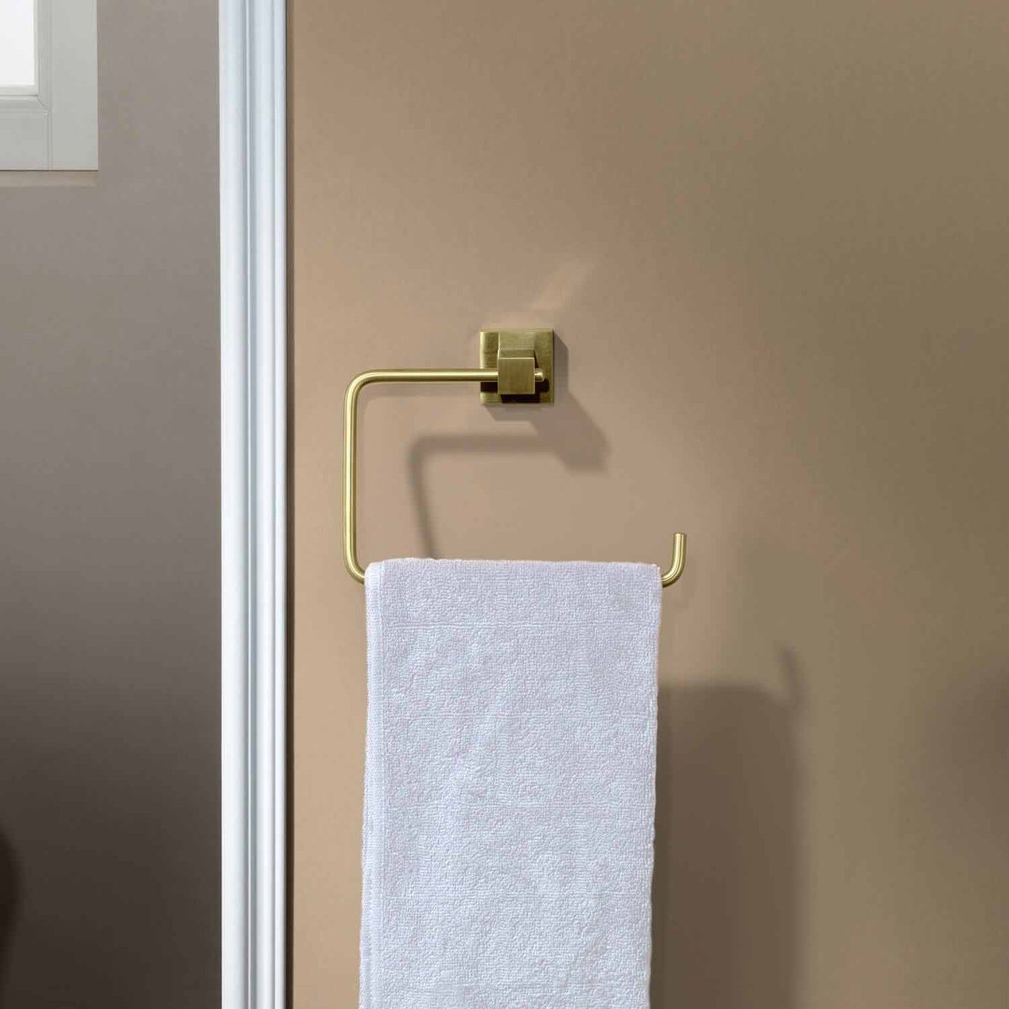 Elegant Heavy-Duty Brass Towel Ring AA010250