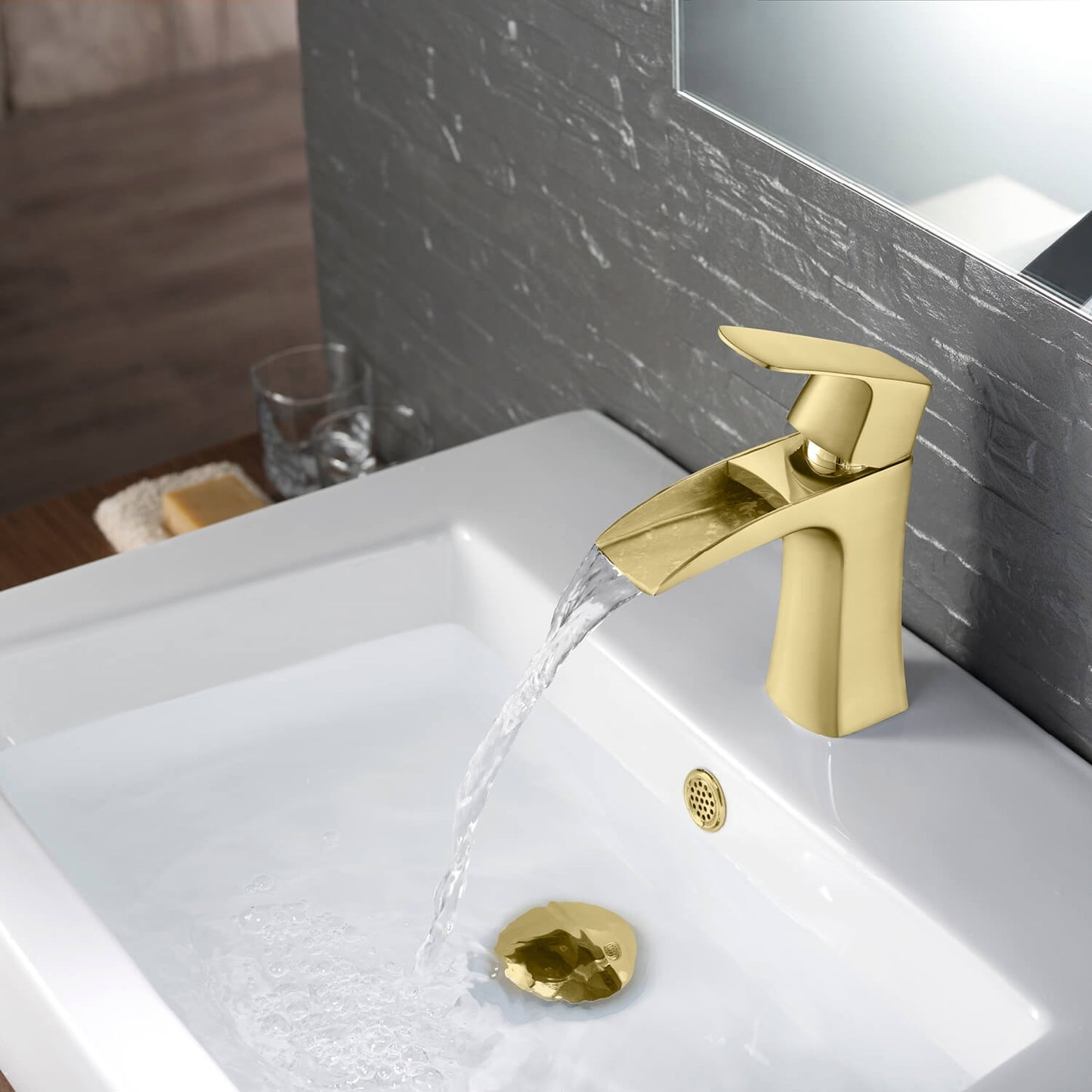 Cascade Single hole basin faucet AT030011
