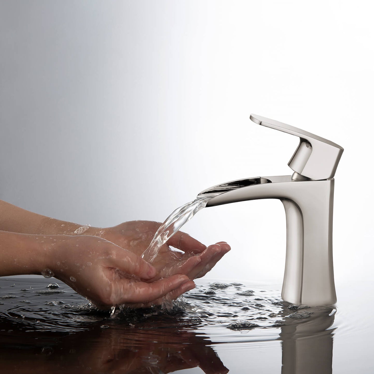 Cascade Single hole basin faucet AT030011