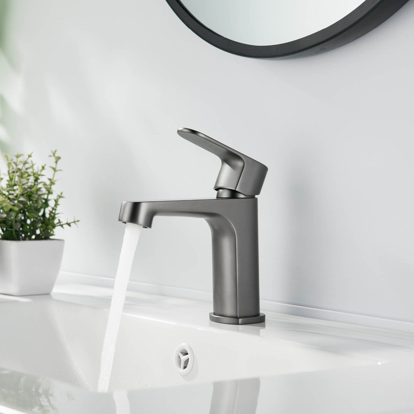 Tender Single hole basin faucet AT040011