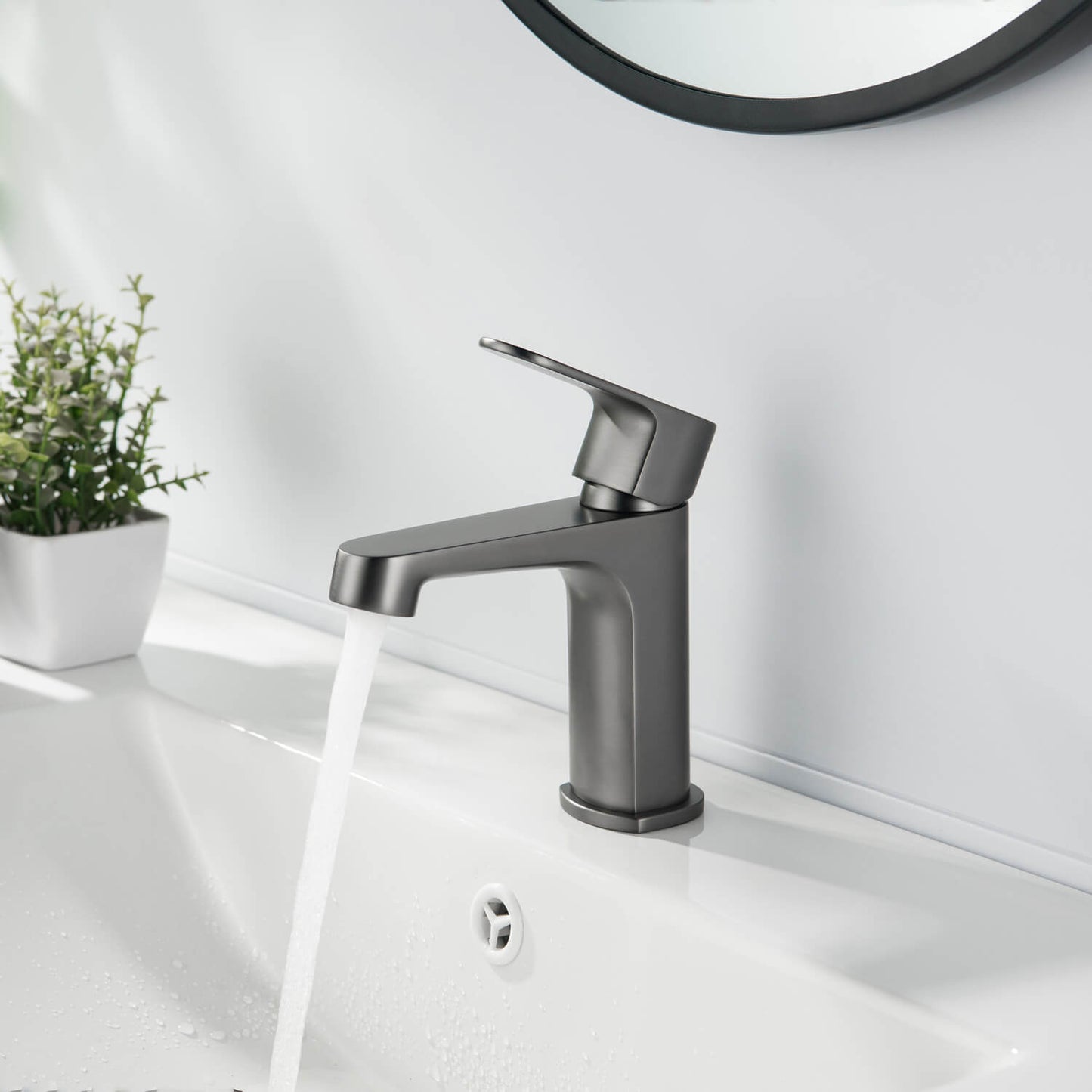 Tender Single hole basin faucet AT040011