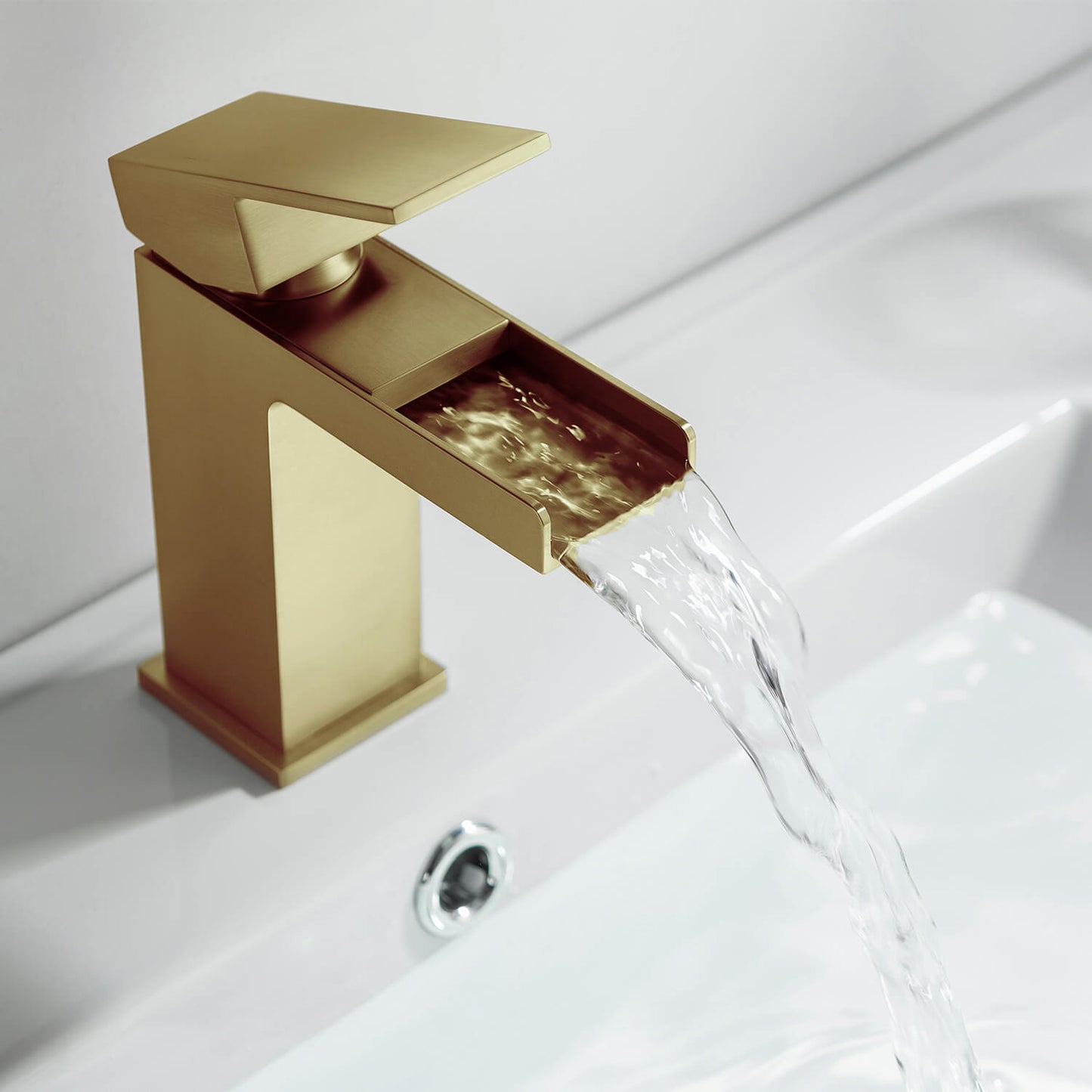 Waterfall Single hole basin faucet AT070011