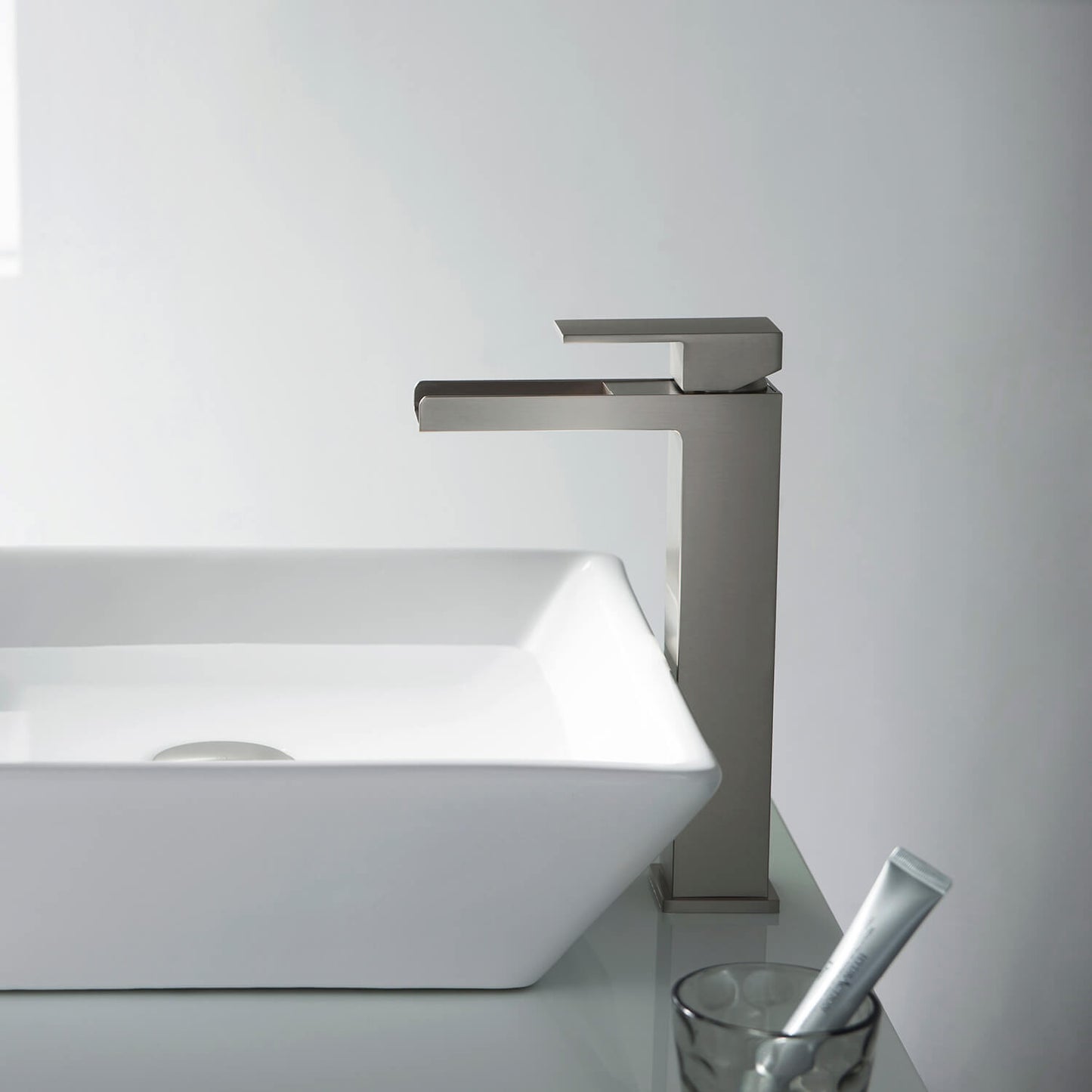 Waterfall Single hole vessel faucet AT070012