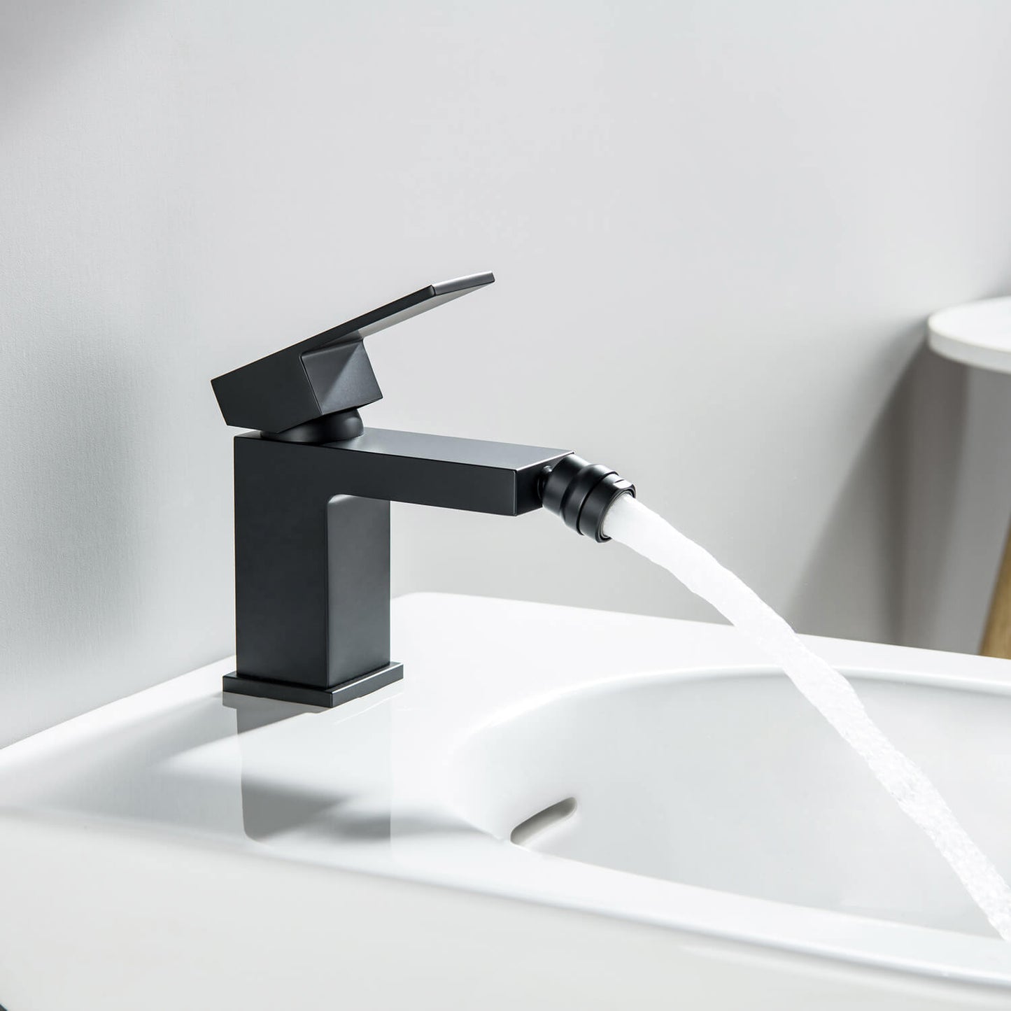 Cube single hole Bidet faucet AT080031