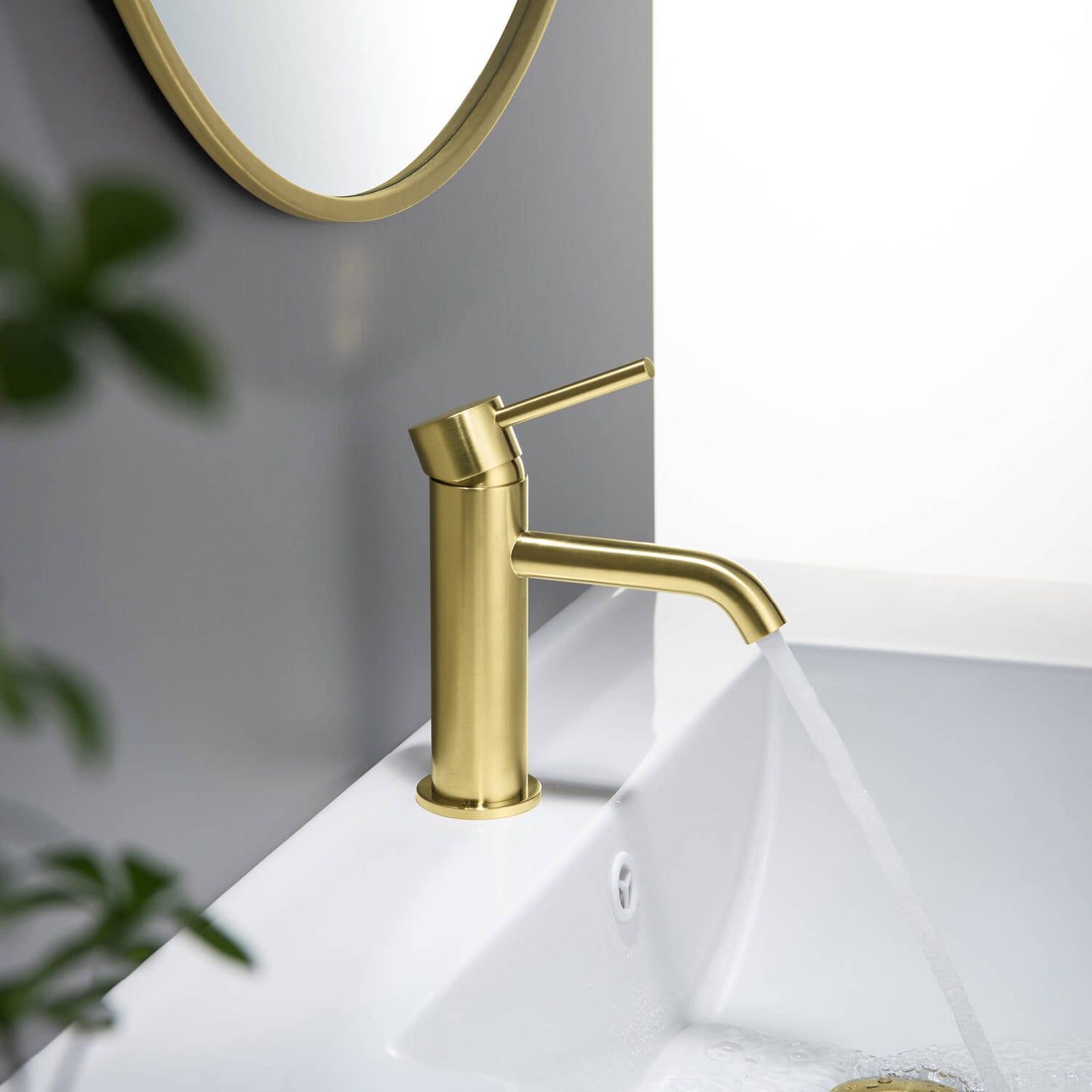 Circular Single hole basin faucet AT090011