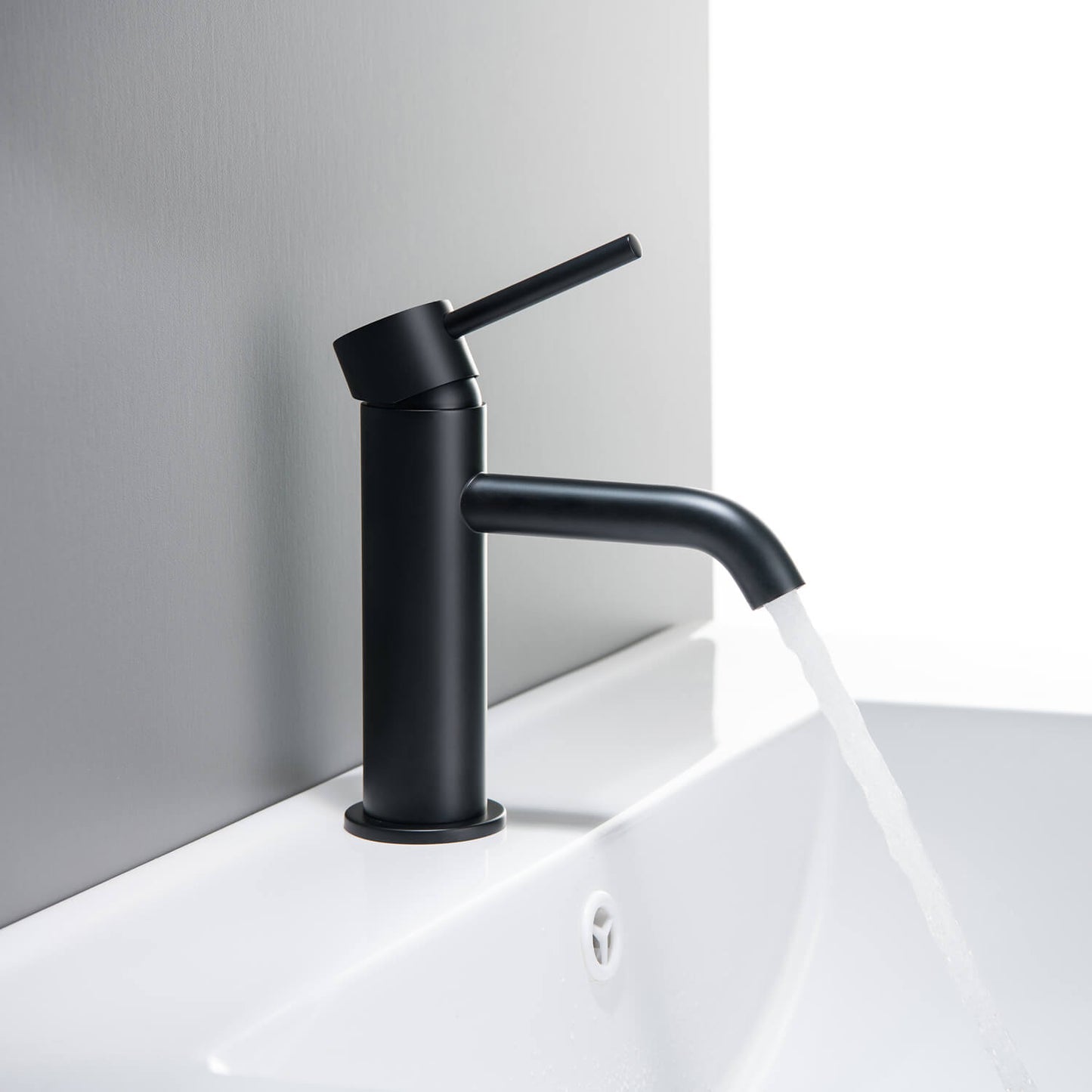 Circular Single hole basin faucet AT090011