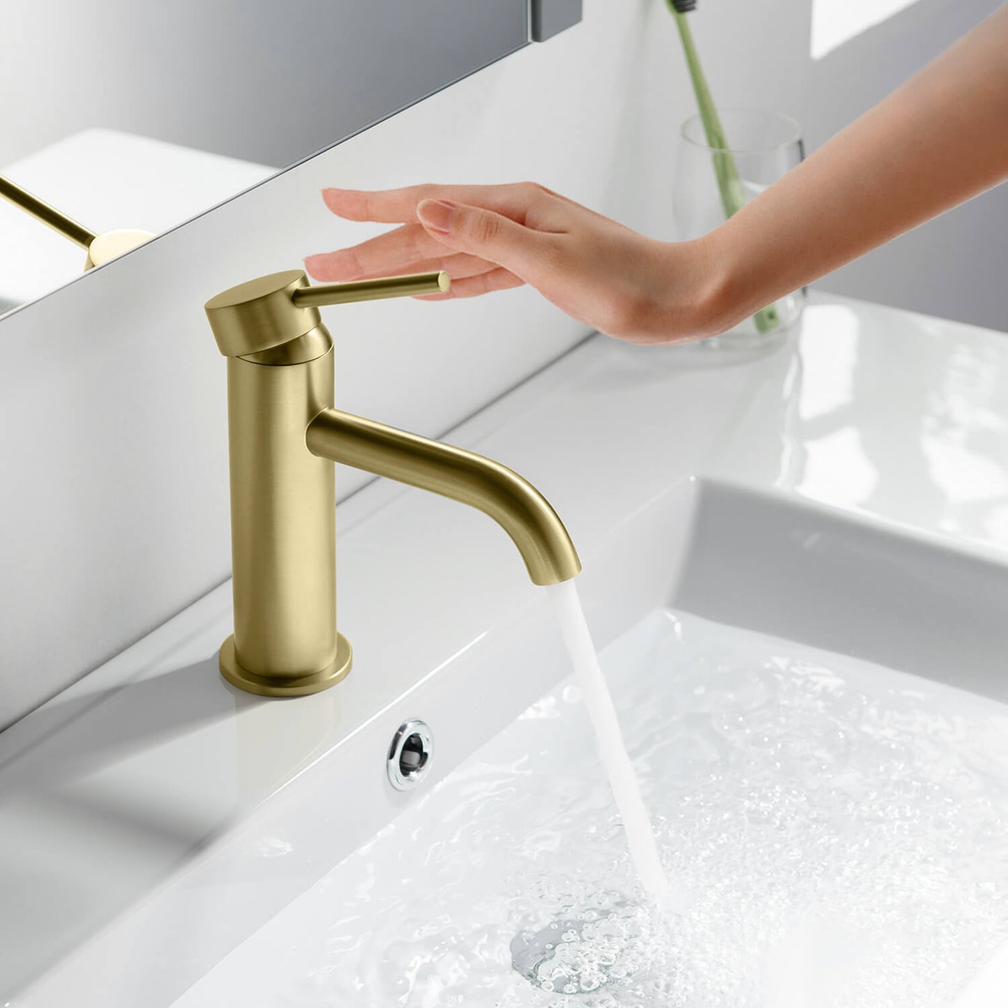 Circular Single hole basin faucet AT090111
