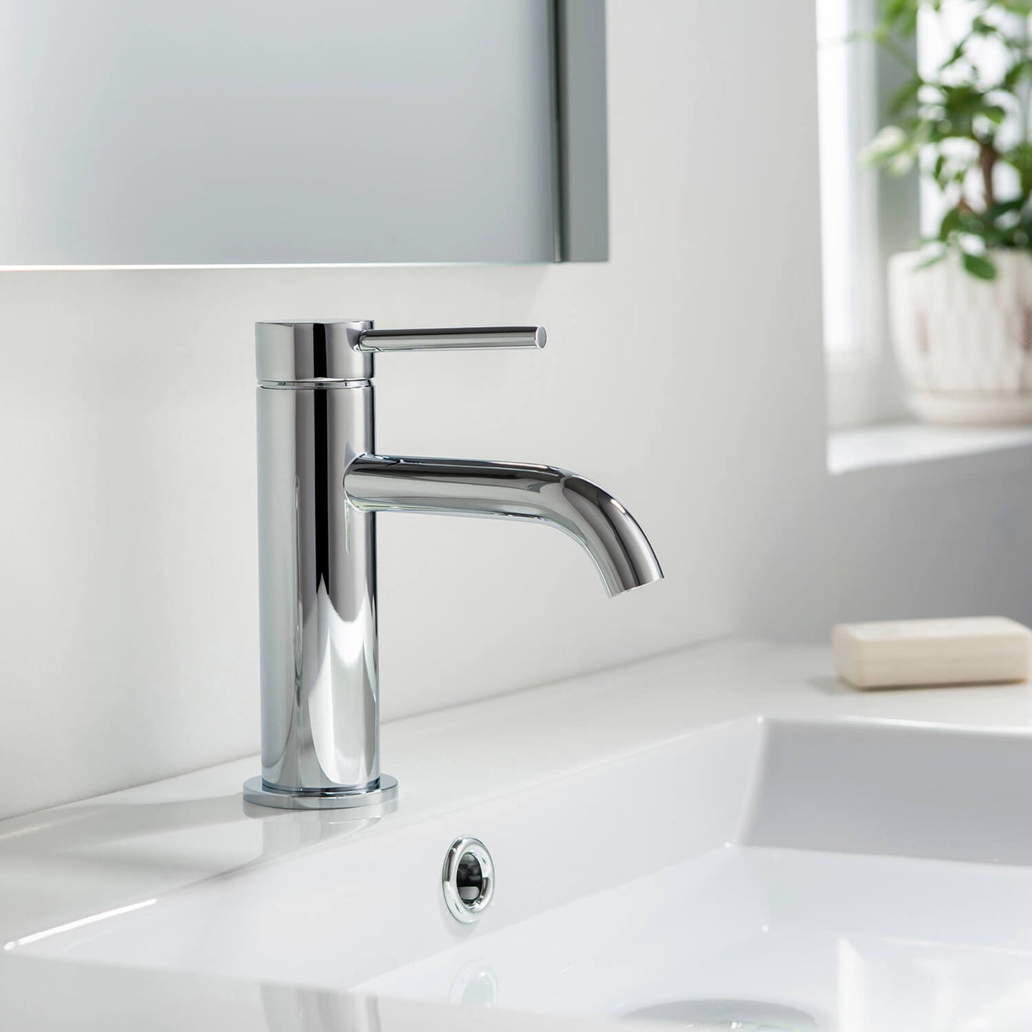 Circular Single hole basin faucet AT090111