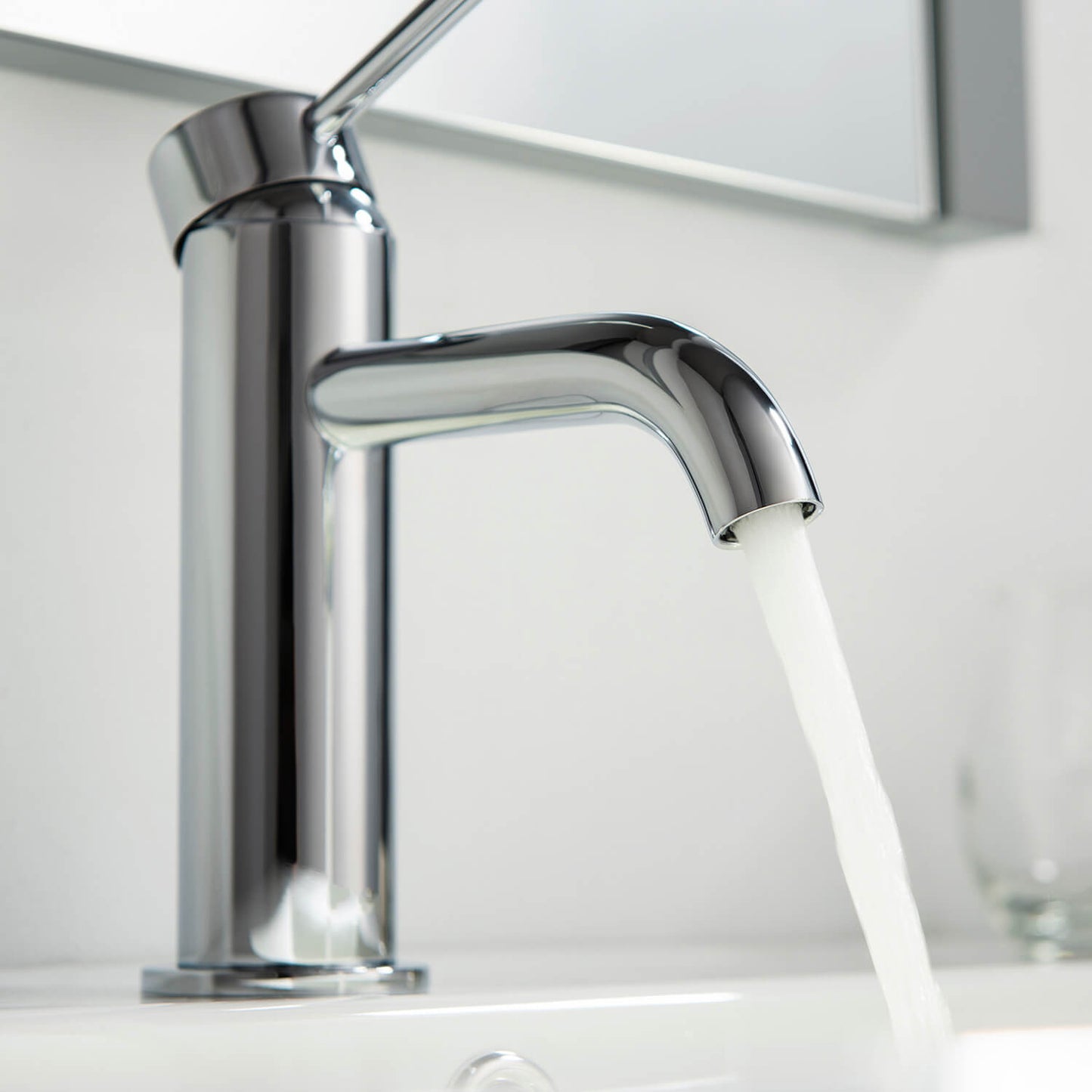 Circular Single hole basin faucet AT090111