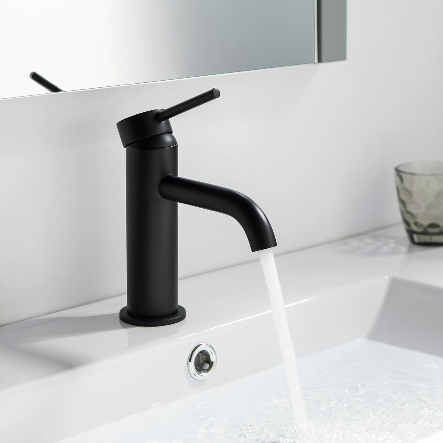 Circular Single hole basin faucet AT090111