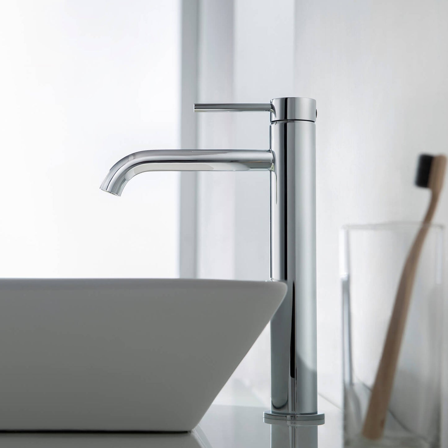 Circular Single hole vessel basin faucet AT090112