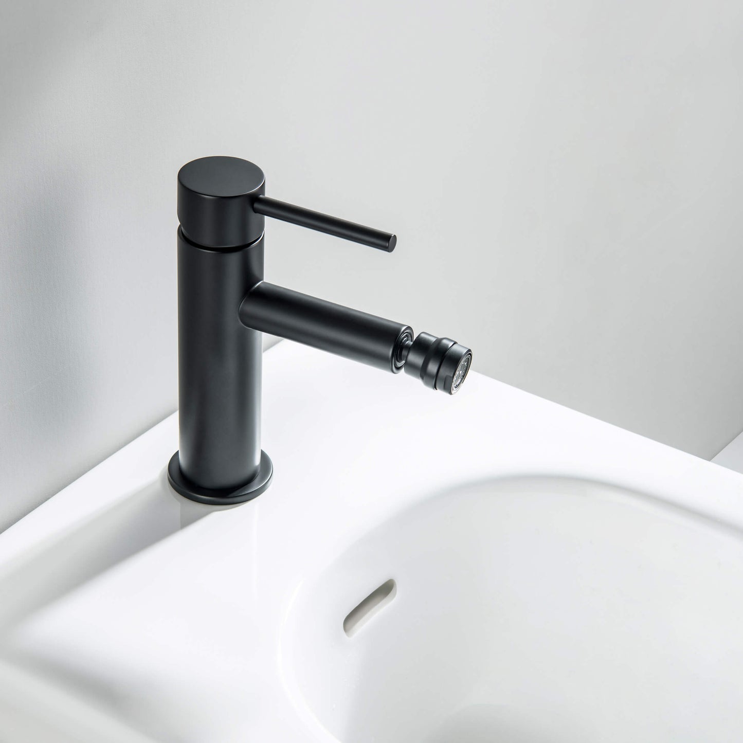 Circular Single Hole Bidet faucet AT090231