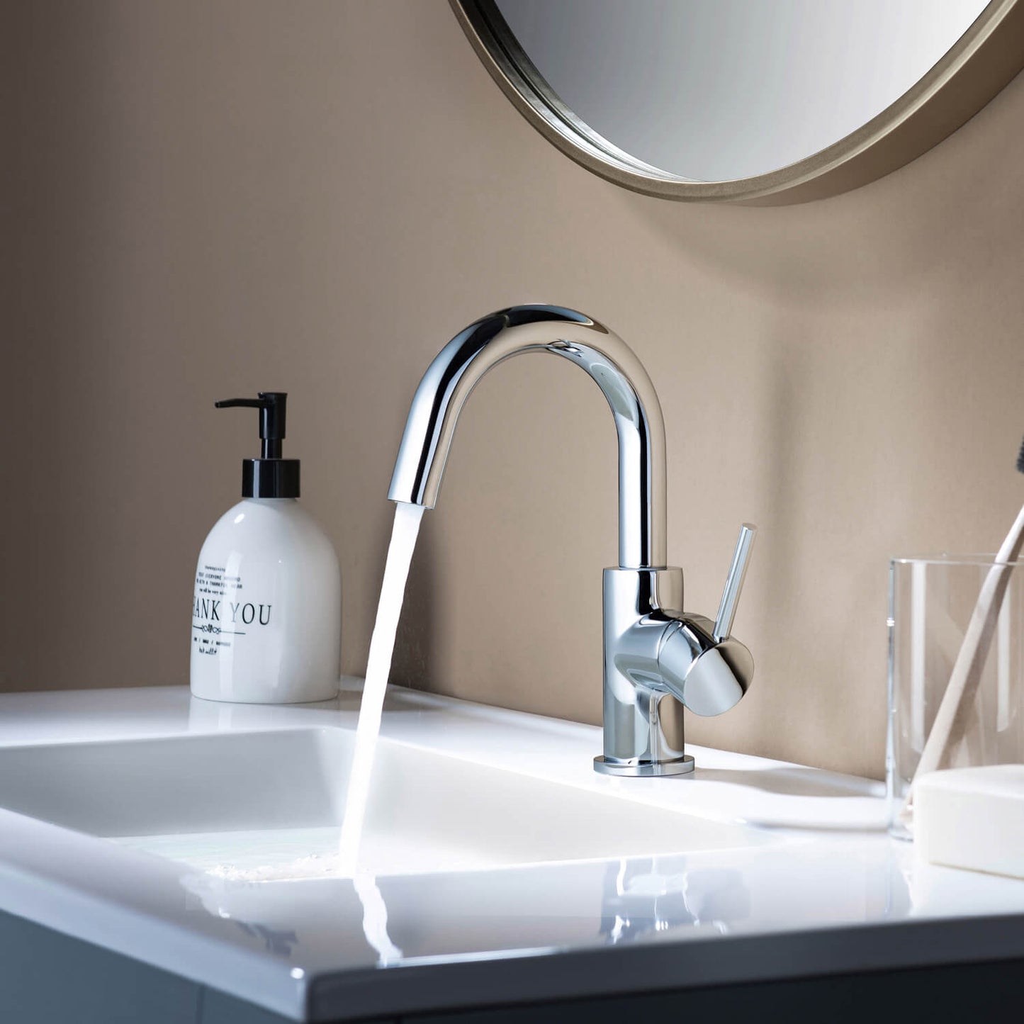 Circular Single hole basin faucet AT090311
