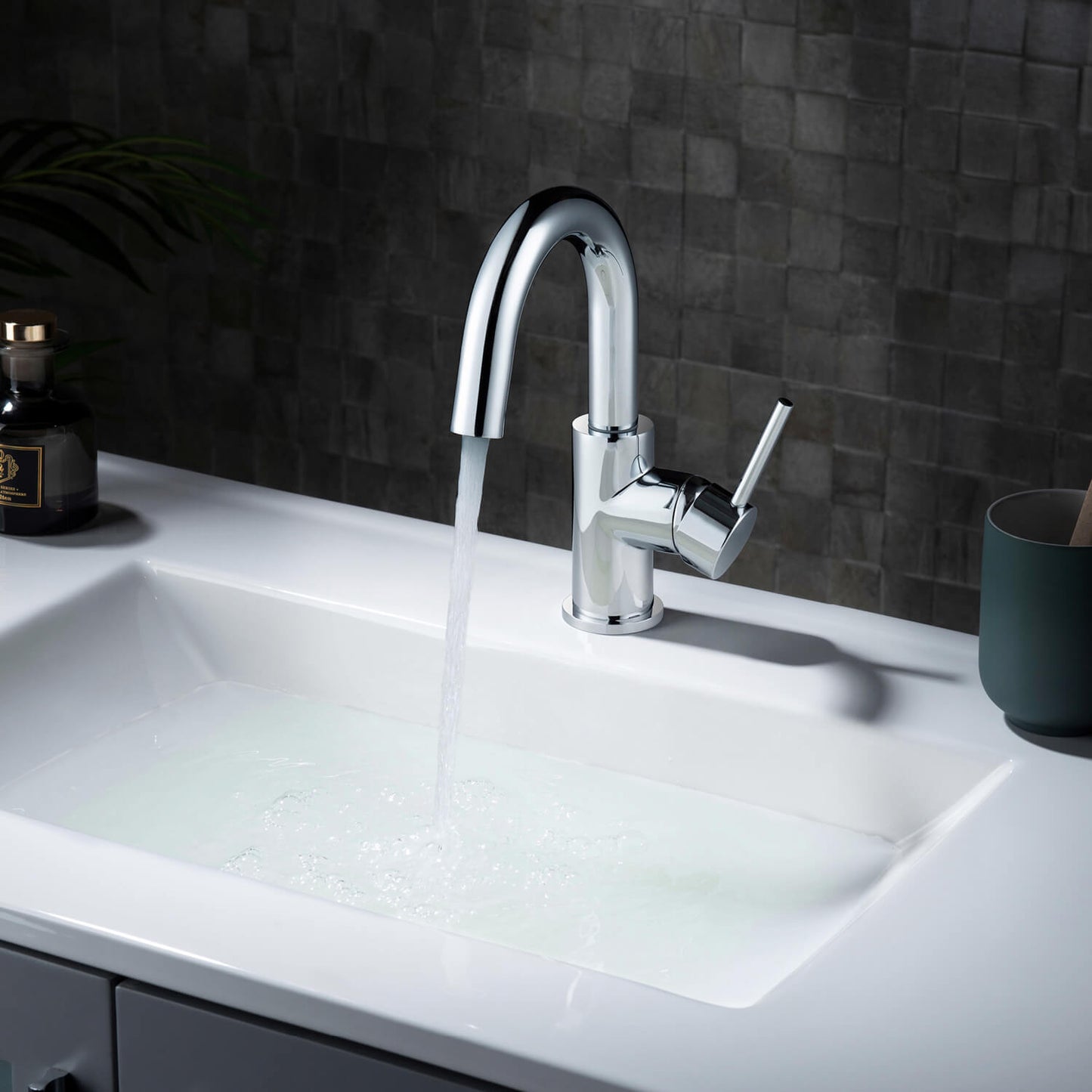 Circular Single hole basin faucet AT090311