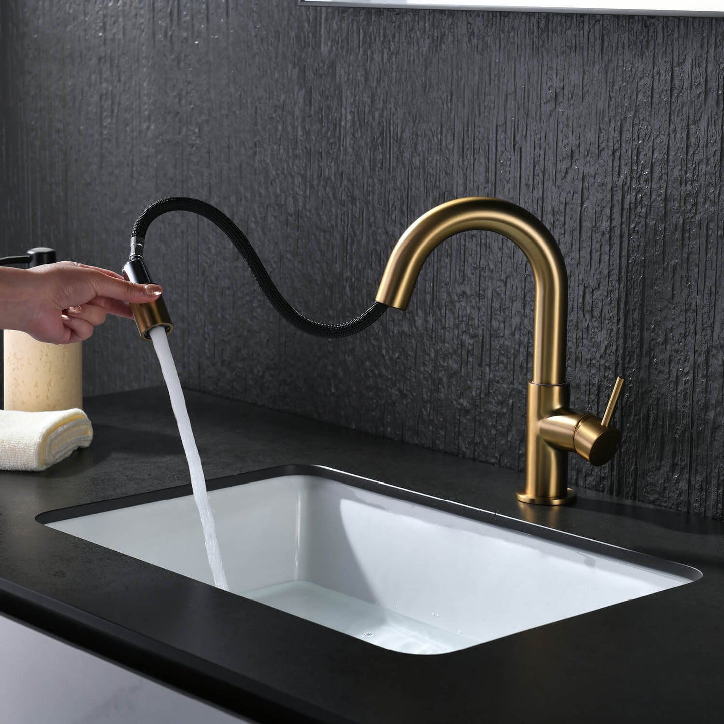Aquavit Circular Series Pull Out Bathroom Faucet Magnetic Docking Lead Free Brass AT090811