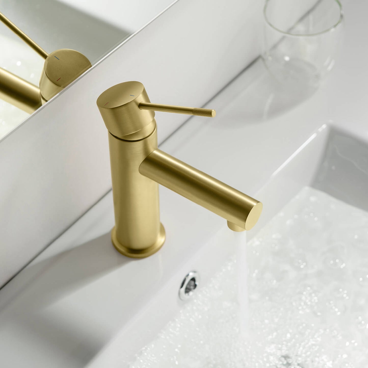 Circular Single hole basin faucet AT100211