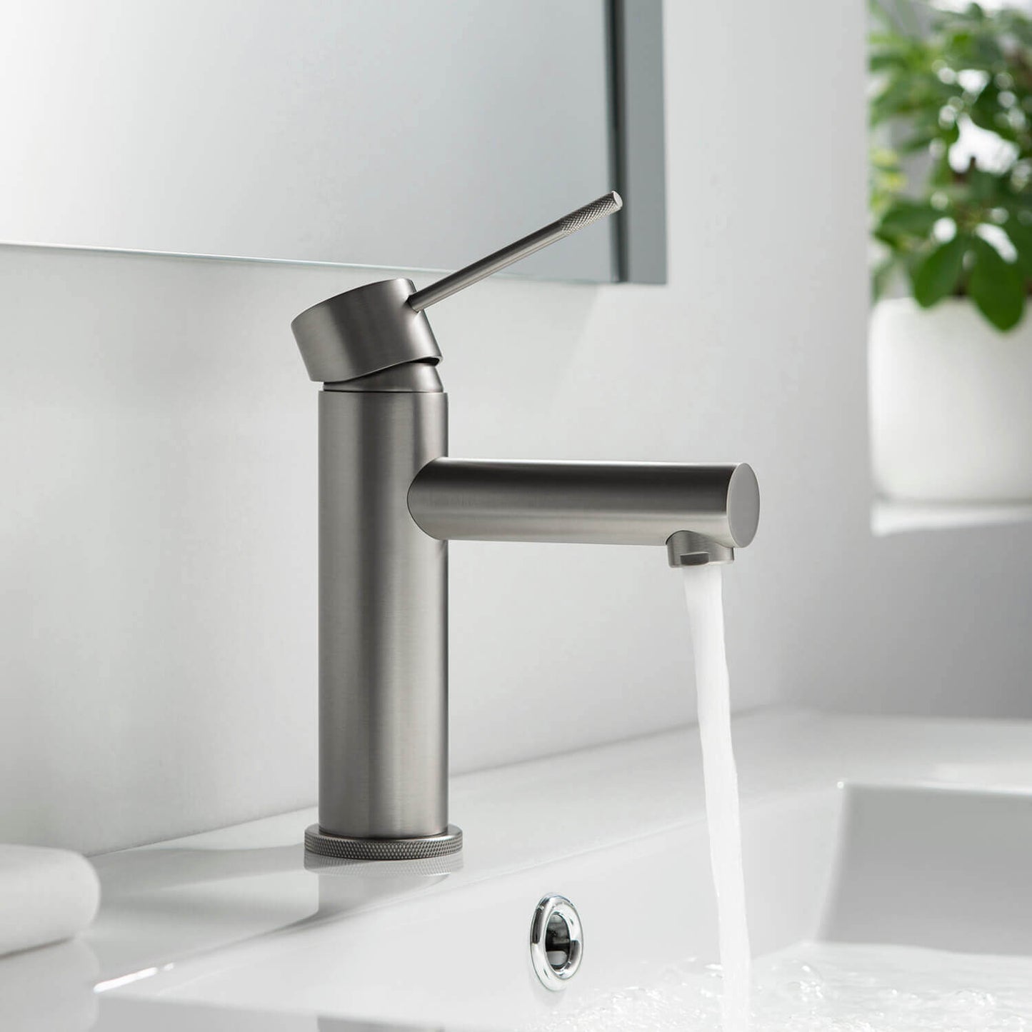 Circular Single hole basin faucet AT100211