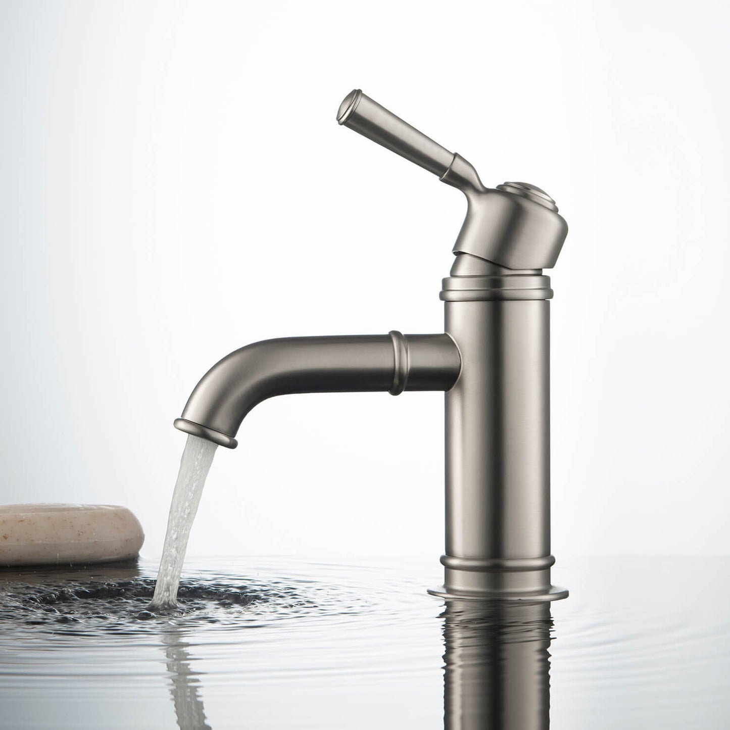 Victoria Single hole basin faucet AT150011
