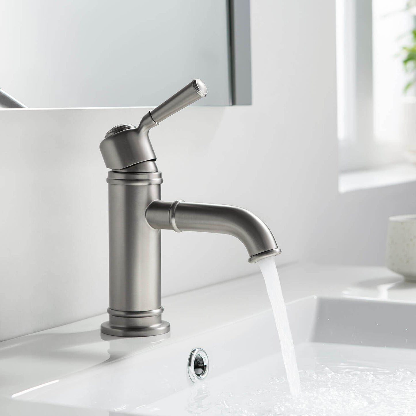 Victoria Single hole basin faucet AT150011