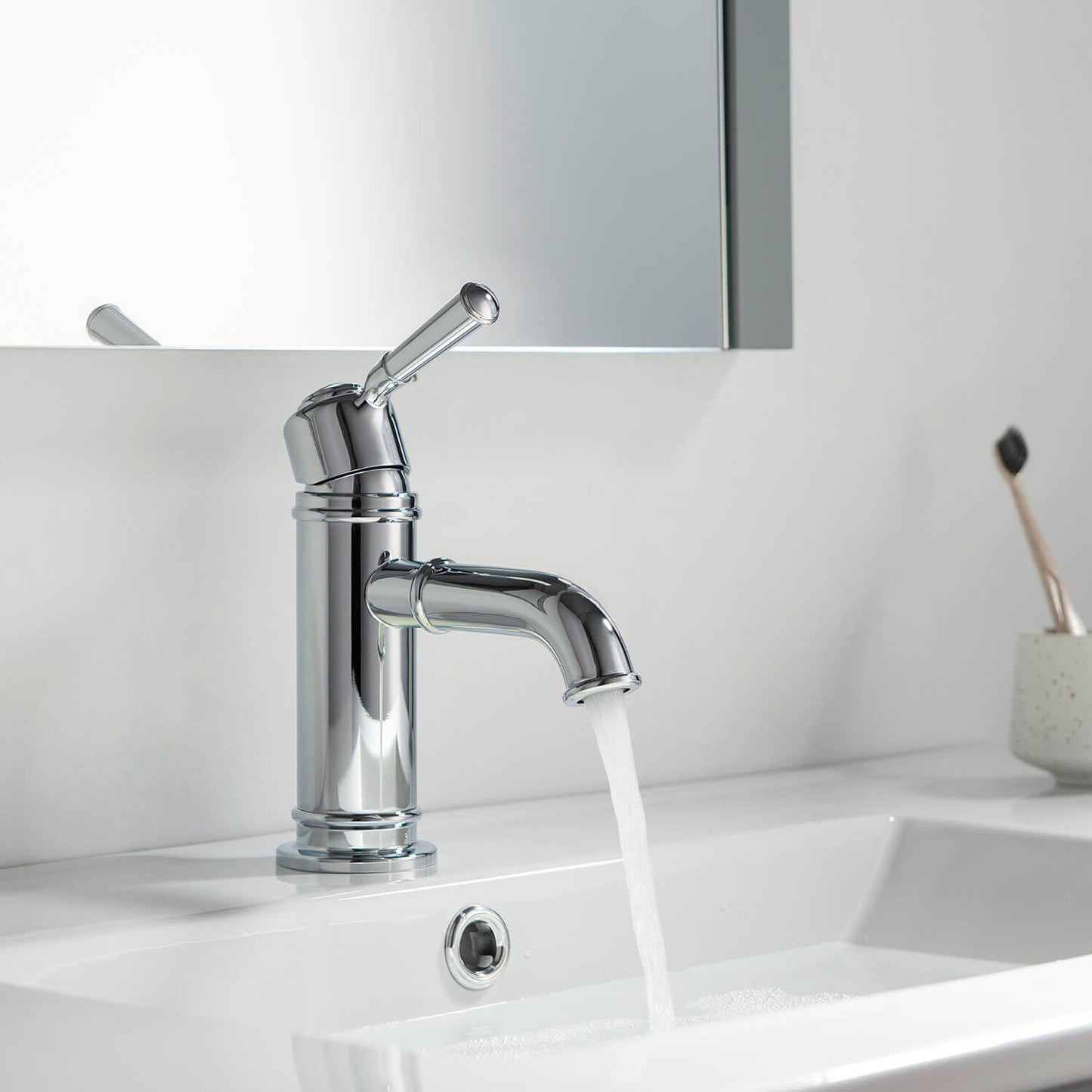 Victoria Single hole basin faucet AT150011
