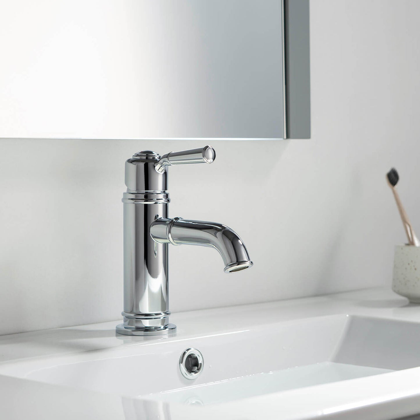Victoria Single hole basin faucet AT150011