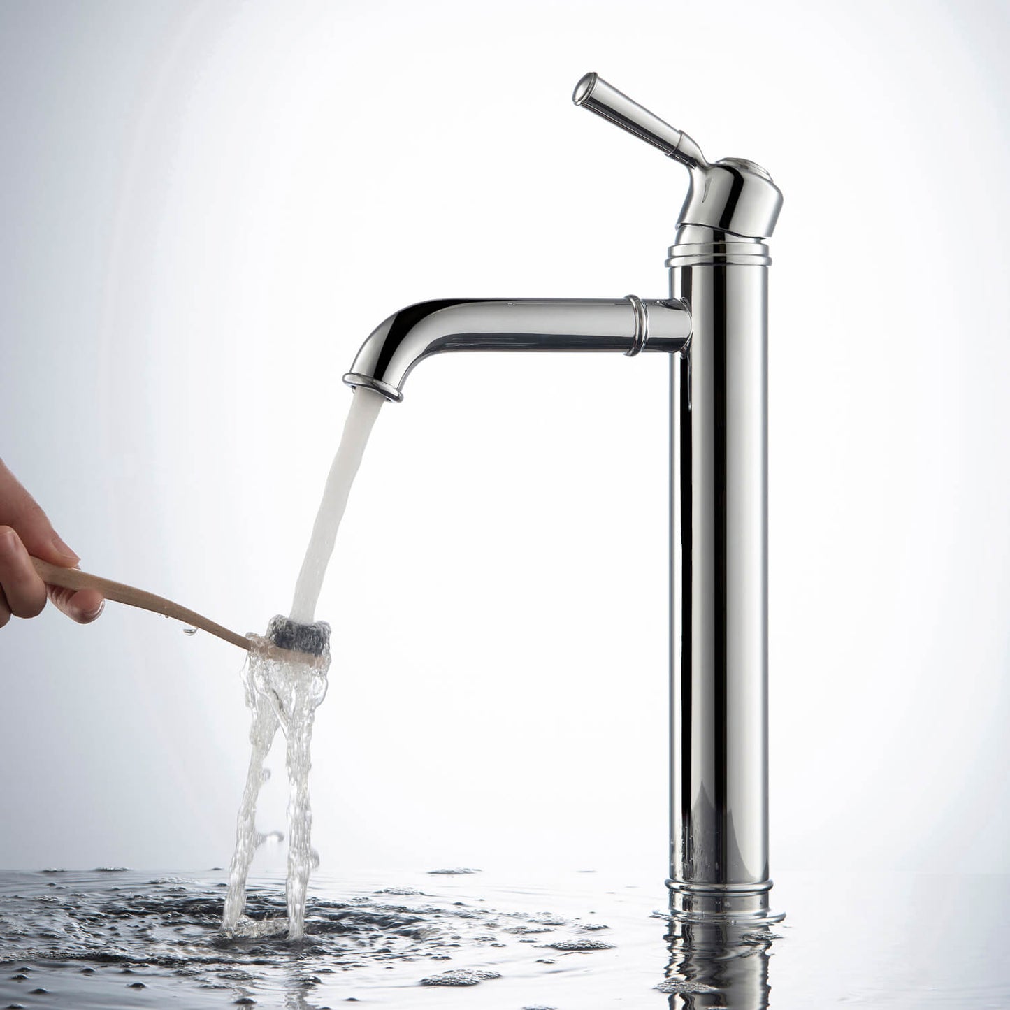 Victoria Single hole vessel faucet AT150013
