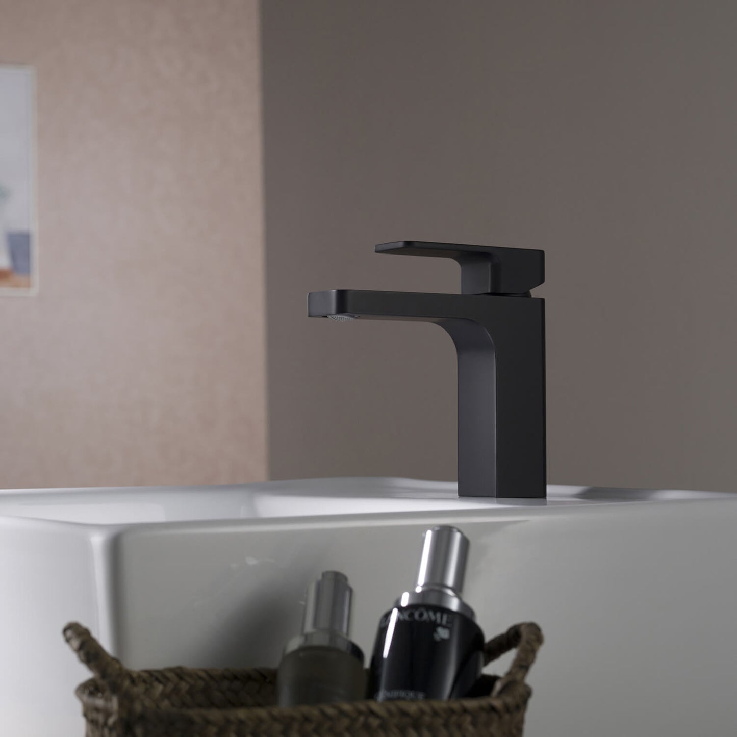 Infinity single handle basin faucet AT240011