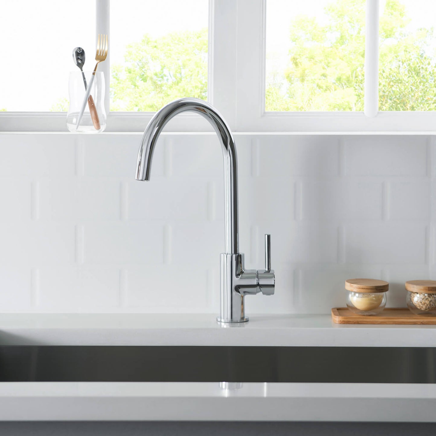 Modern Single Handle Kitchen Faucet with 360° Swivel Spout for Easy Use KF10001