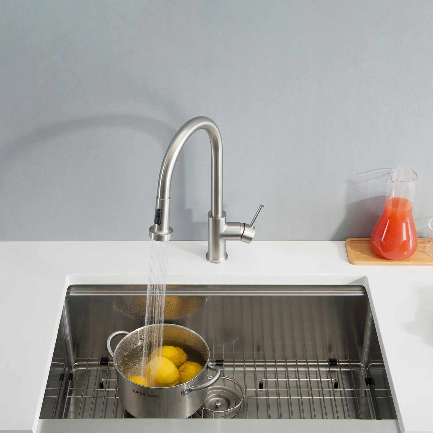 Durable Pull-Down Faucet for Kitchens KF10102