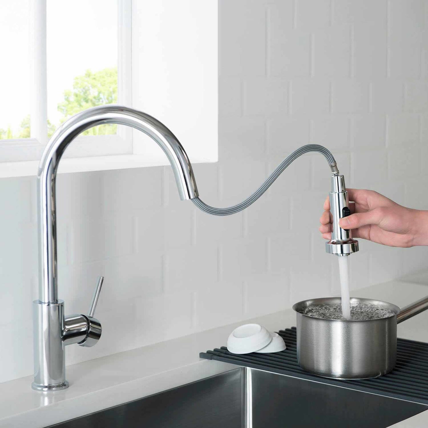 Durable Pull-Down Faucet for Kitchens KF10102