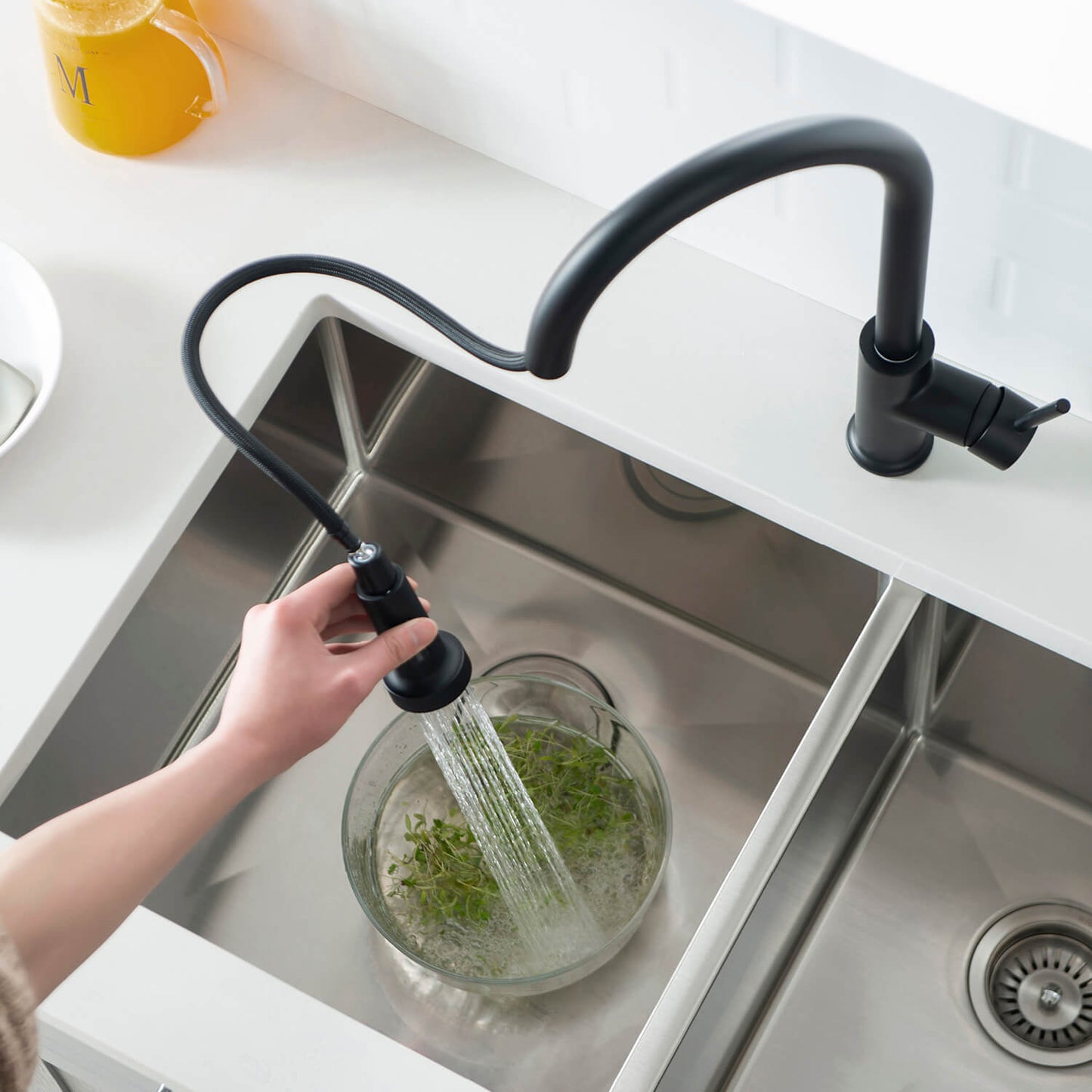 Durable Pull-Down Faucet for Kitchens KF10102