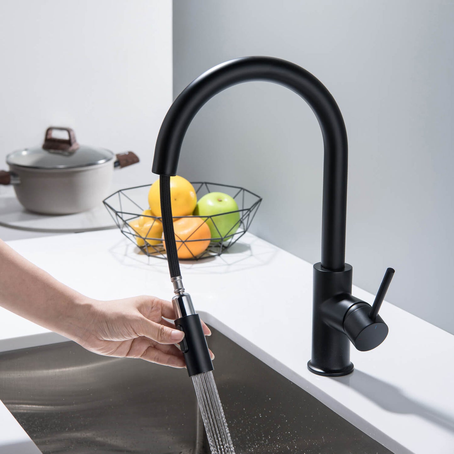 Modern Brass Kitchen Faucet with Pull-Out Hose KF10104