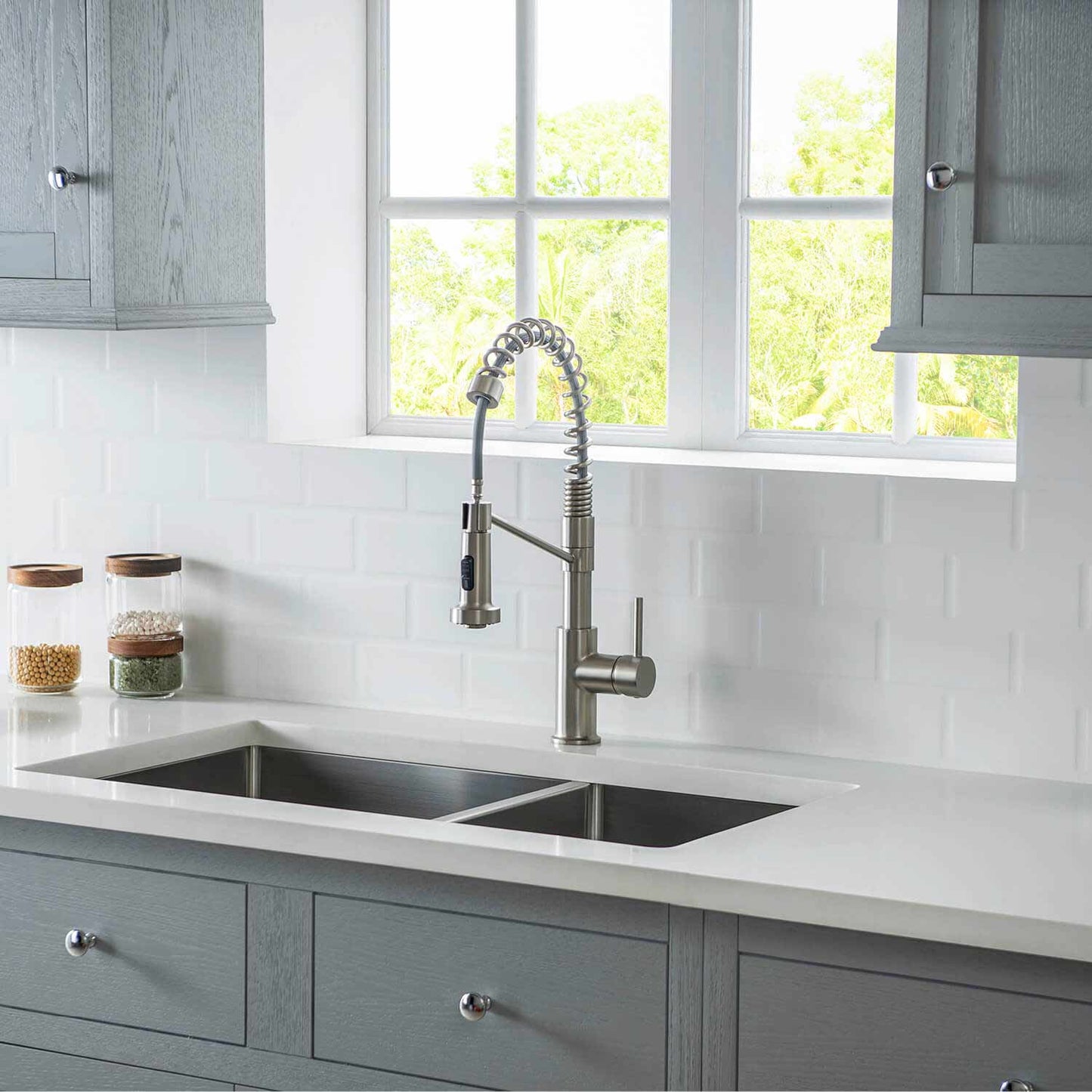 Aquavit Single handle pull down kitchen faucet with spring KF10203