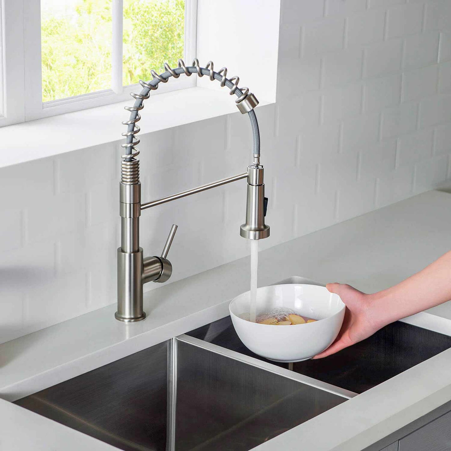 Aquavit Single handle pull down kitchen faucet with spring KF10203