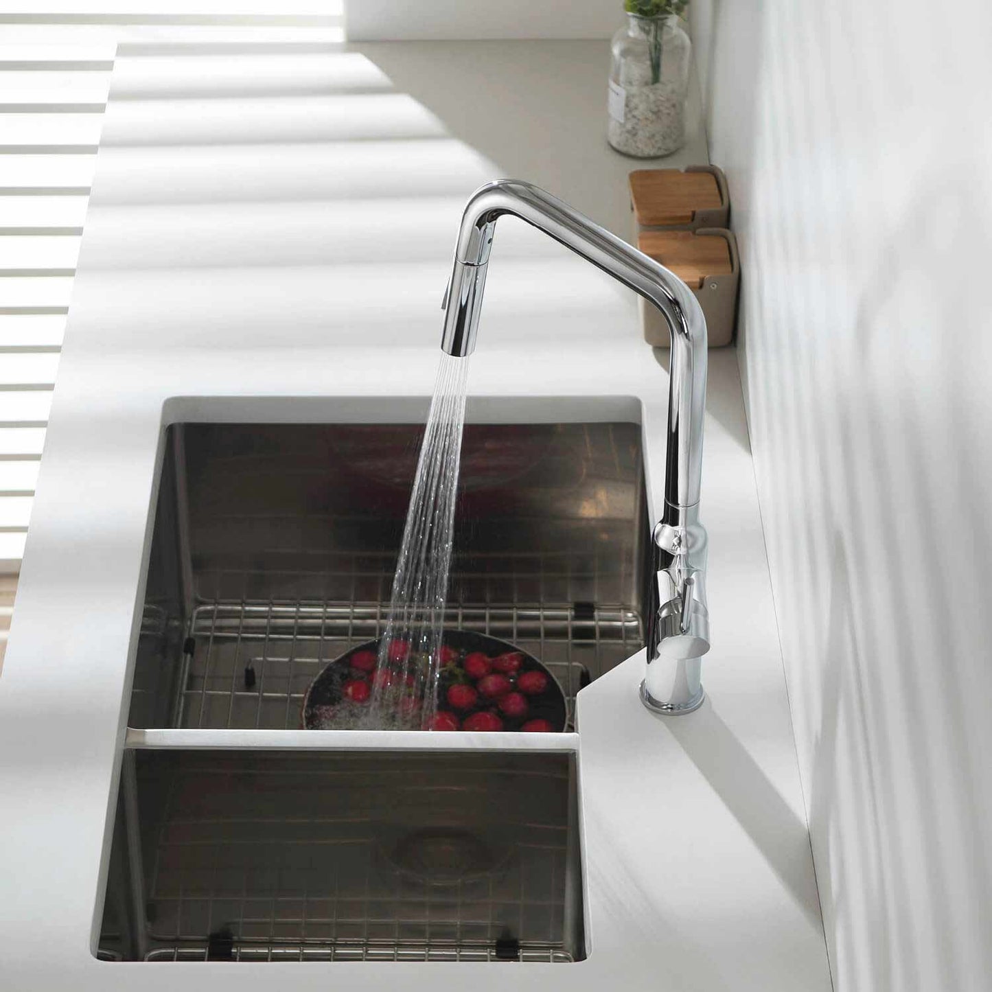 Modern Kitchen Faucet with 360° Swivel Spout and Artistic Vase Design KF12102