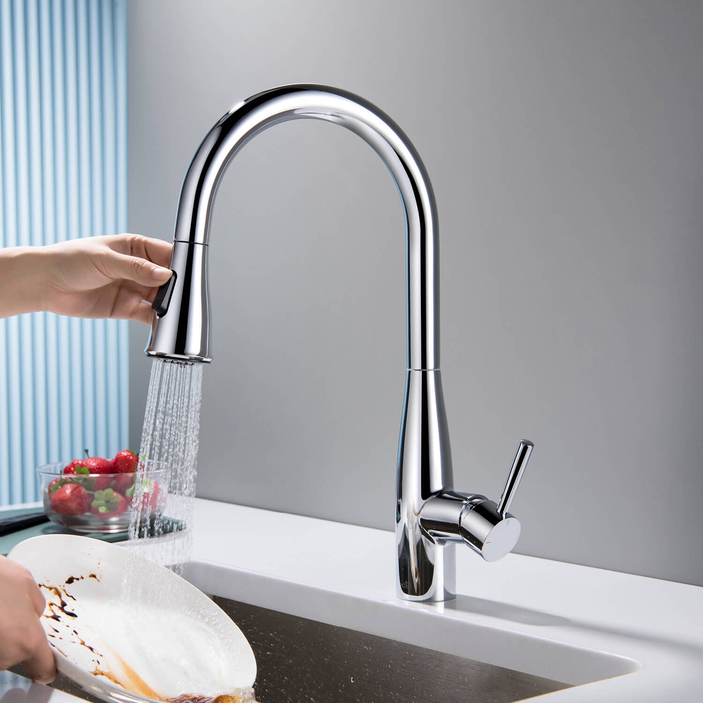 Modern Single Handle Pull-Down Kitchen Faucet with Magnetic Spray KF14101