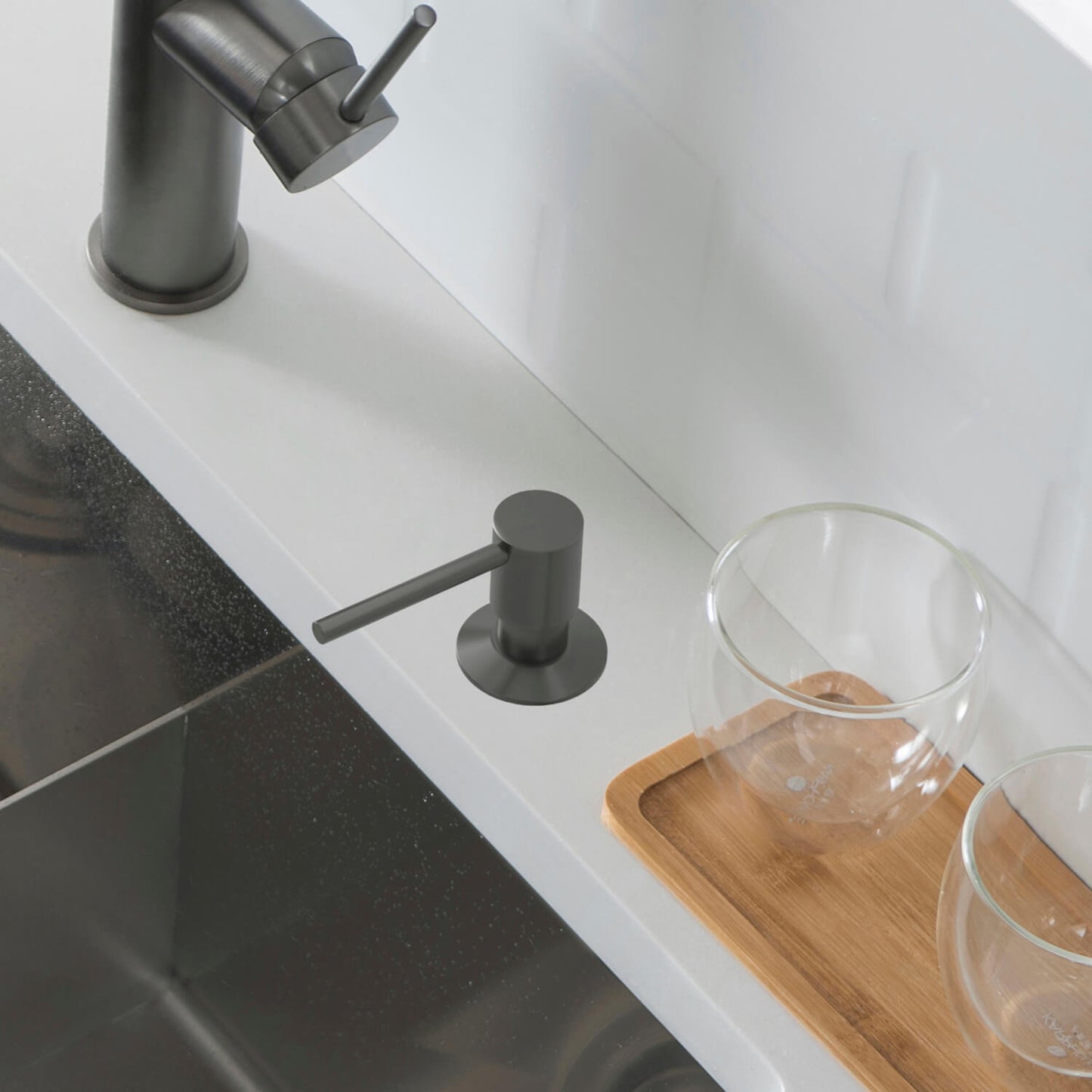 Durable Brass Kitchen Soap Dispenser with Top-Fill Design SD02