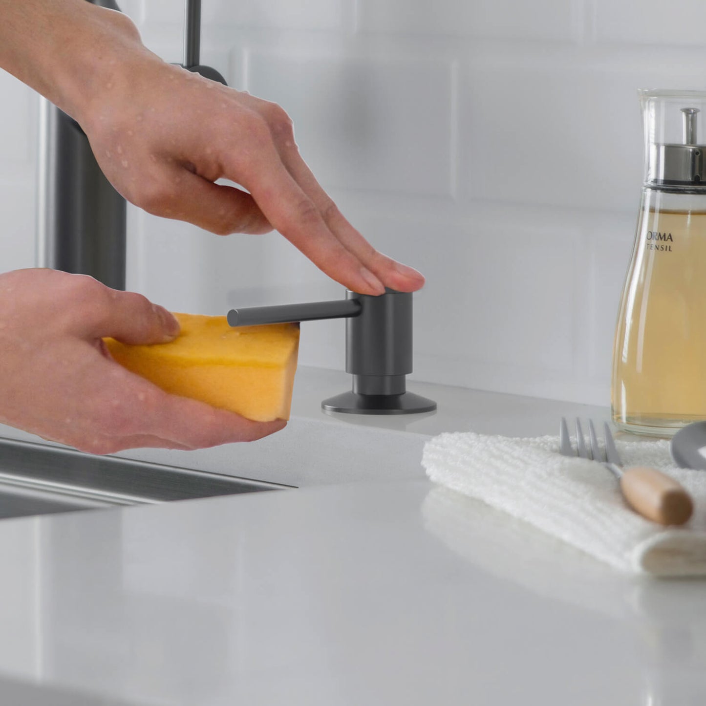 Durable Brass Kitchen Soap Dispenser with Top-Fill Design SD02