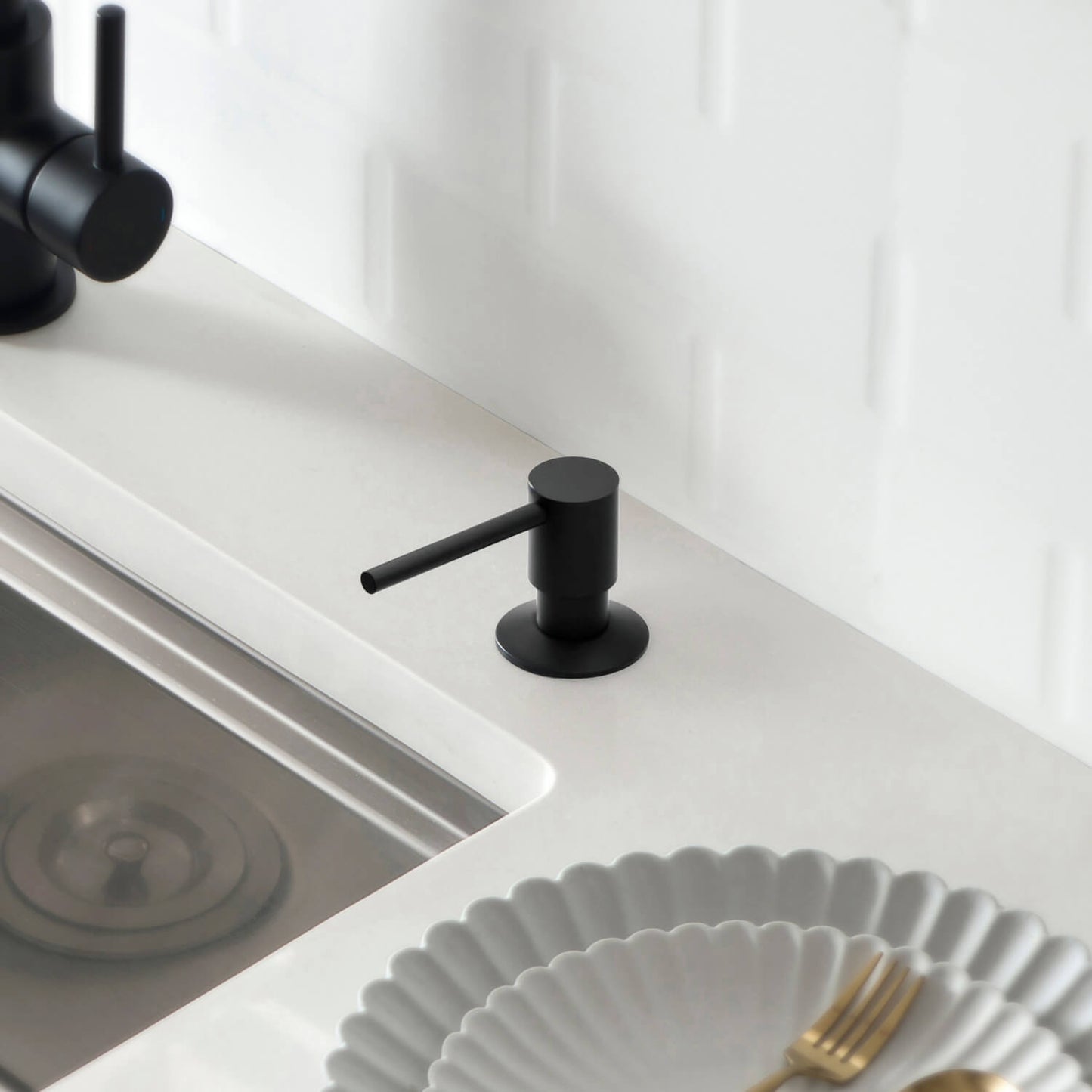 Durable Brass Kitchen Soap Dispenser with Top-Fill Design SD02
