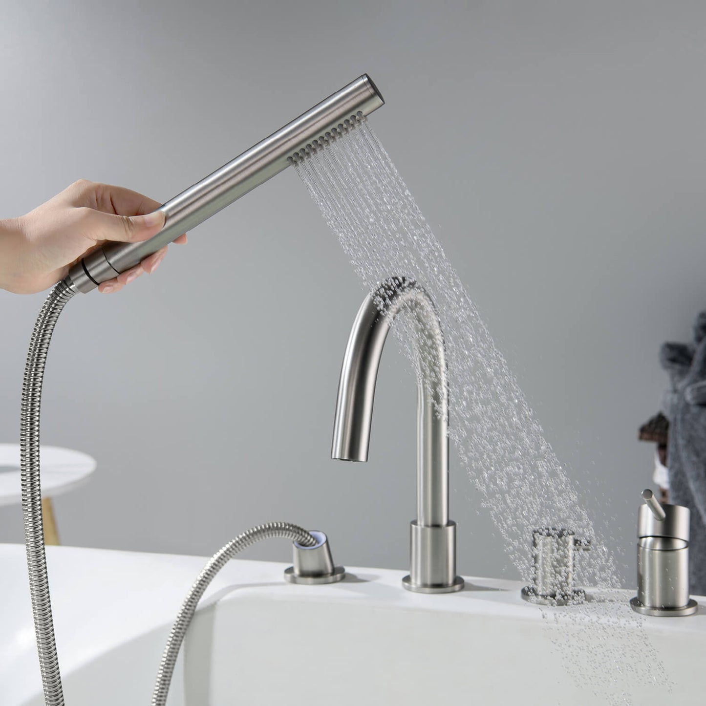 Circular 4-holes Desk mounted Bathtub Faucet with brass hand shower TF0902015