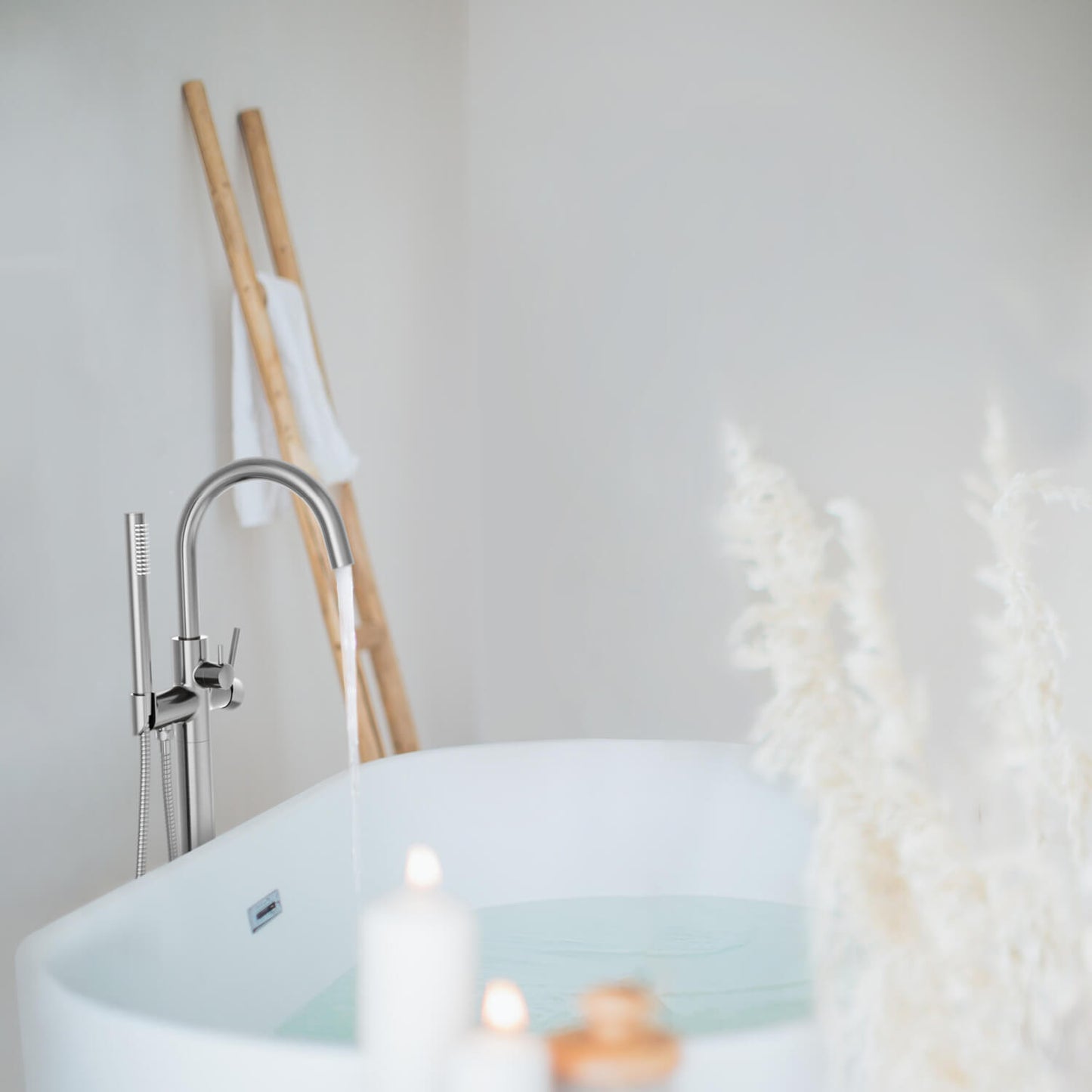 Aquavit Circular Floor mounted bathtub mixer TF0903013