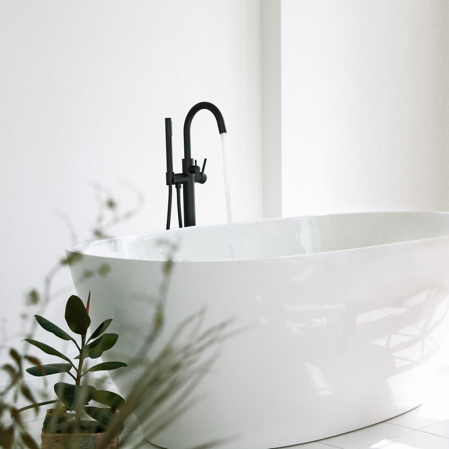 Aquavit Circular Floor mounted bathtub mixer TF0903013